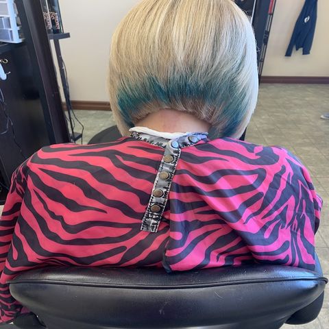 Cutting edge hair salon, beauty salon in Newport, OR